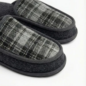 Zapatilla hombre destalonada cuadros