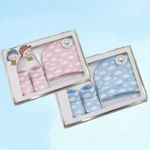 Estuche bebe regalo recien gorrito y patucos