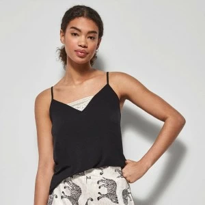 Camiseta mujer tirante fino con encaje