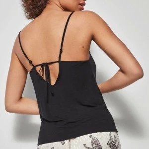 Camiseta mujer tirante fino con encaje