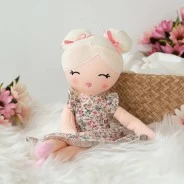 Mu&ntilde;eca de trapo rubia con vestidito floral 