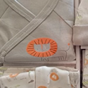 Set regalo bebe 5 piezas algod&oacute;n leoncito