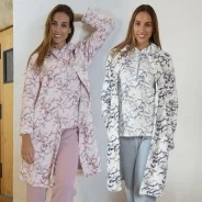 Bata mujer abotonada con bolsillos