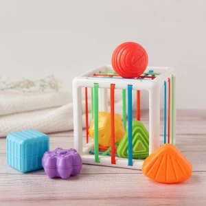 Juguete cubo de acividades 6 piezas + 12 meses