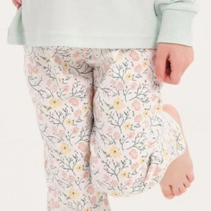 Pijama ni&ntilde;a manga larga florecitas