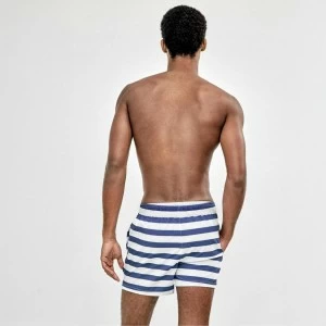 Ba&ntilde;ador hombre rayas con bolsillos