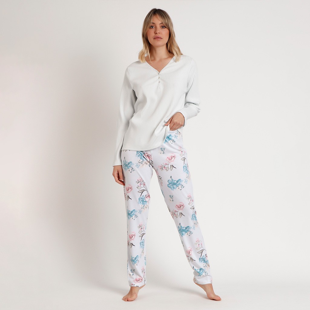 Pijama mujer cuello pico botones