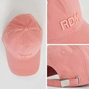 Gorra coral ajustable bordada colecci&oacute;n sportwear