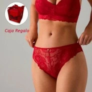 Braga brasile&ntilde;a de encaje rojo en cajita con lazo