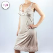 Combinaci&oacute;n vestido largo entero con puntilla