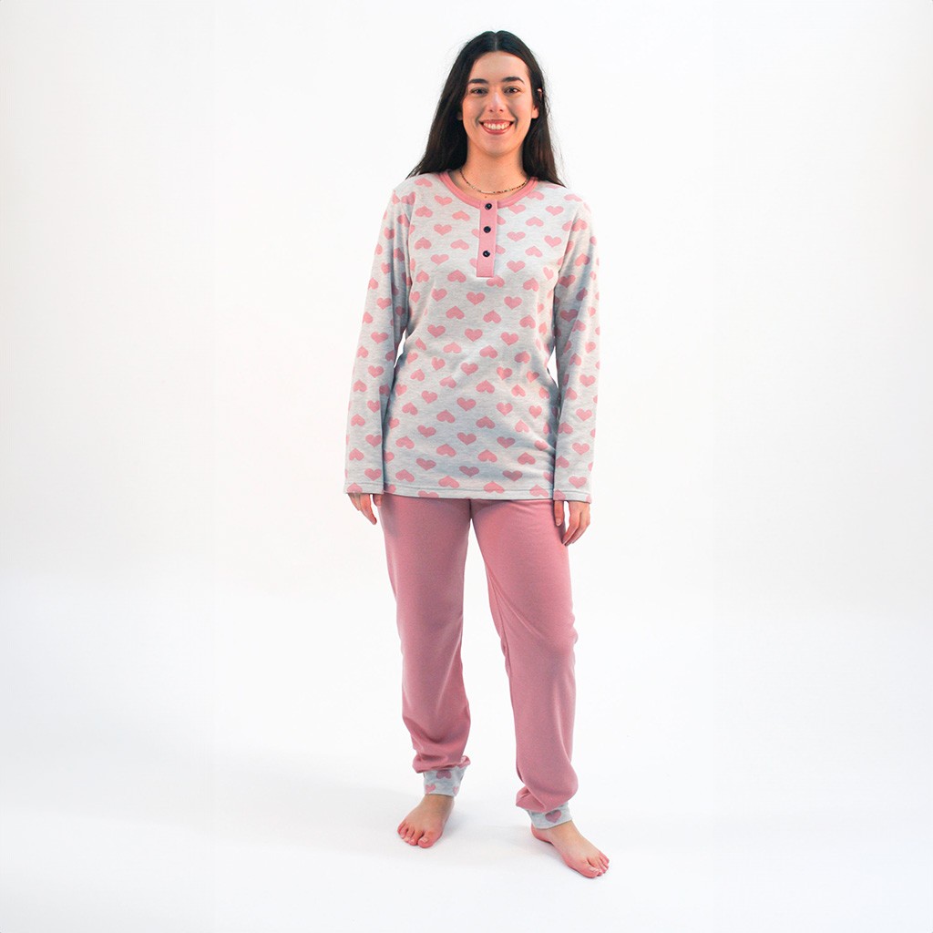 Pijama mujer estampado corazones cuello tapeta