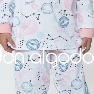 Pijama ni&ntilde;a algod&oacute;n estampado