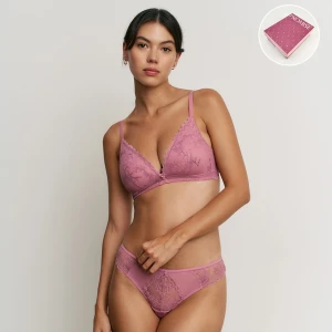 Conjunto lencer&iacute;a mujer copas triangulo