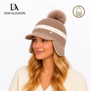 Gorro mujer con orejeras y pompom forrado interior