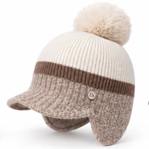 Gorro mujer con orejeras y pompom forrado interior