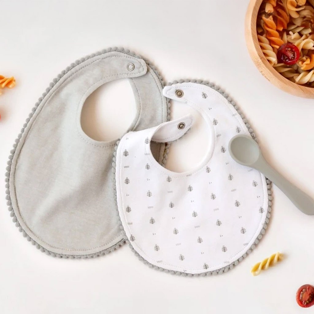 Babero bebe pack 2 unidades gris con cucharita