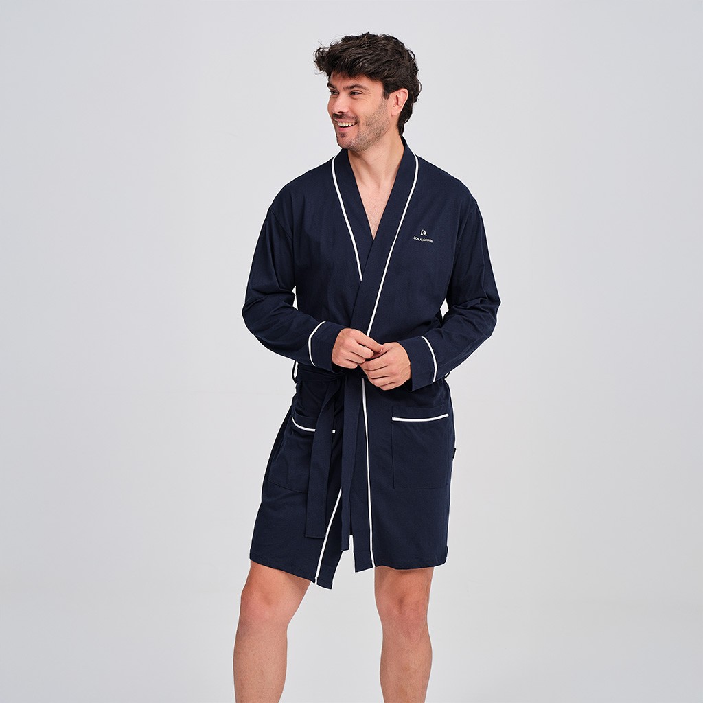 Bat&iacute;n corto hombre cruzado ccon cintur&oacute;n