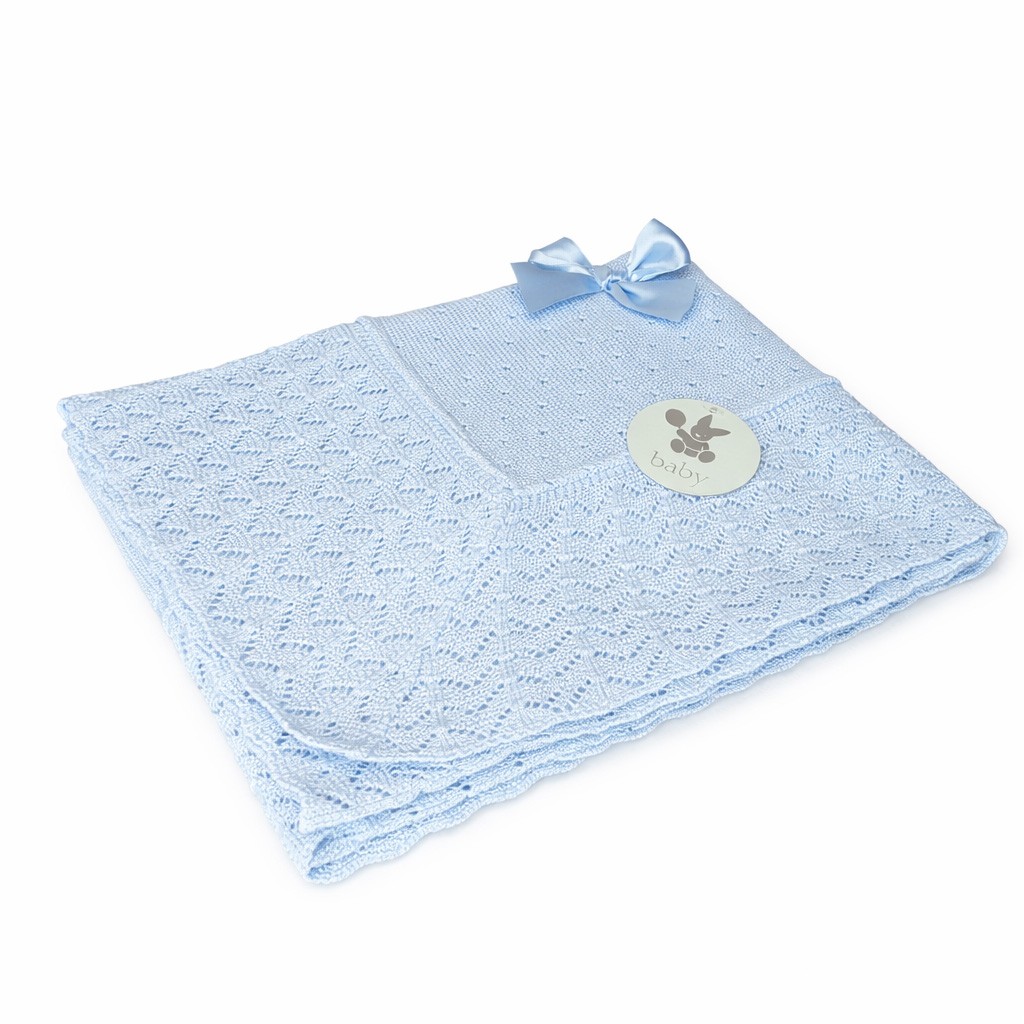 Toquilla beb&eacute; punto calado cuadrada