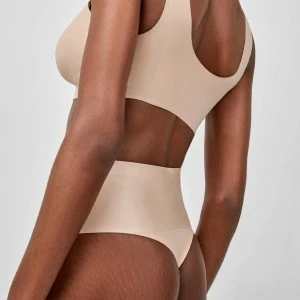 Faja tanga alta efecto moldeador y reductor 