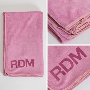 Toalla deporte 180 x110 microfibra rizo rosa
