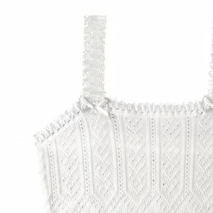 Camiseta tirantes perl&eacute; calado