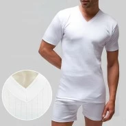 Camiseta canal&eacute; cuello pico&nbsp;afelpada manga corta