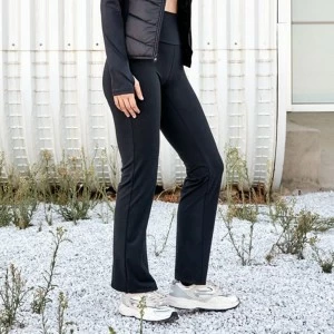 Pantal&oacute;n deportivo mujer pierna ancha