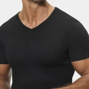 Camiseta interlock liso manga corta y cuello pico