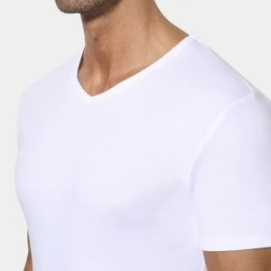 Camiseta interlock liso manga corta y cuello pico