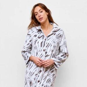 Bata mujer abotonada coralina estampada