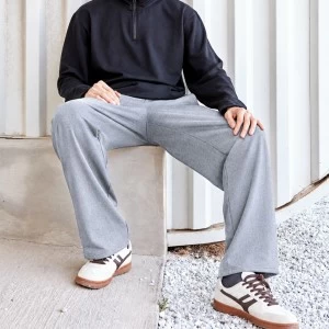 Pantal&oacute;n deportivo hombre pierna holgada