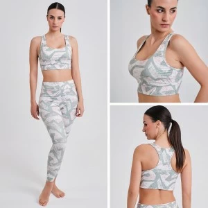 Top deportivo estampado con foam sin aro