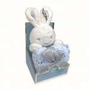 Peluche en forma de conejito con manta