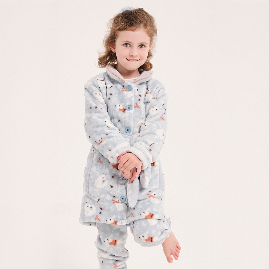 Bata infantil estampada con botones y cinturón