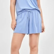 Pantal&oacute;n mujer corto fluido