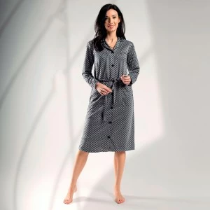 Vestido bata de mujer abierto con botones