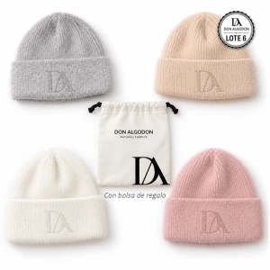 Gorro mujer de suave y calido tejido bordado logo