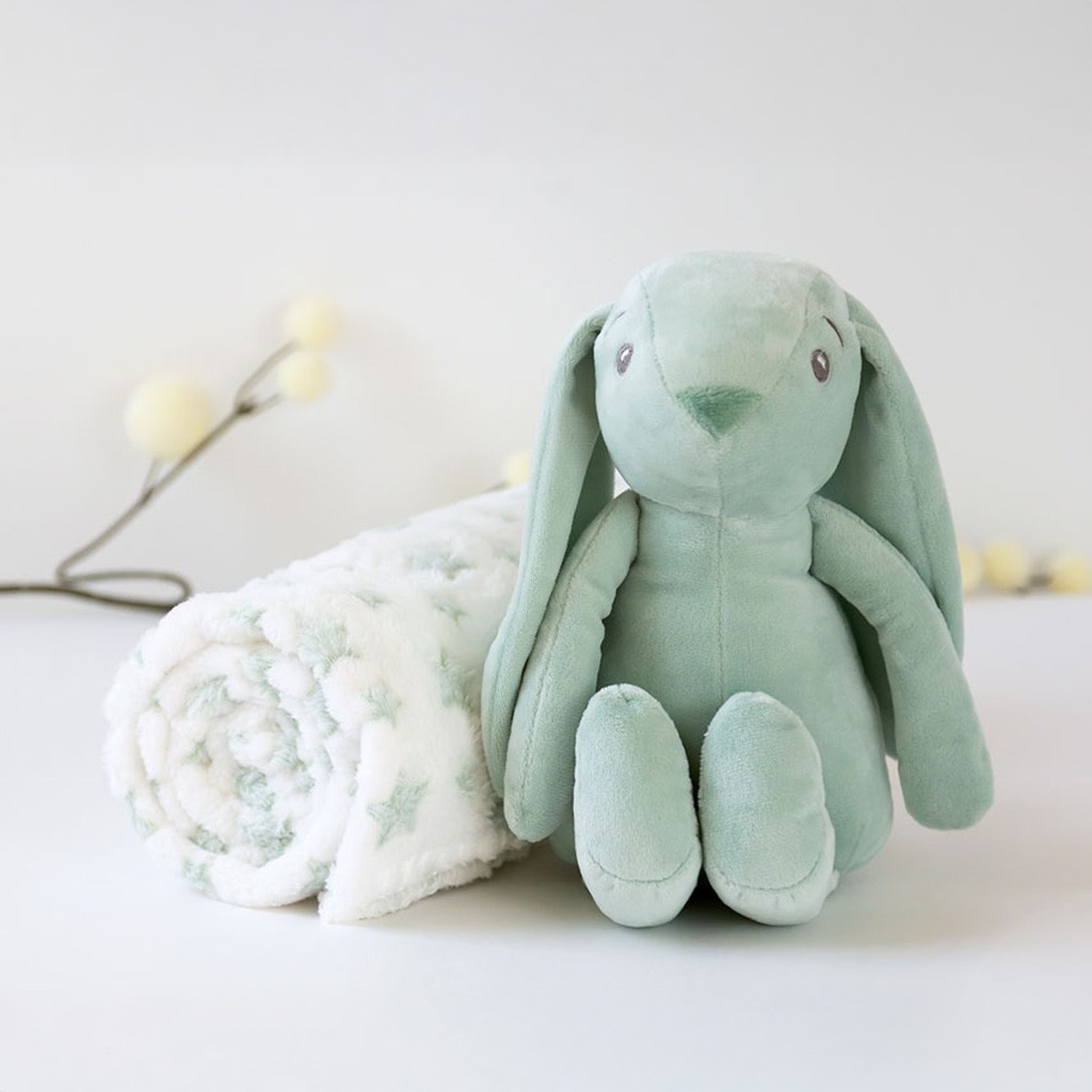 Peluche conejo orejotas verde con manta estrellas