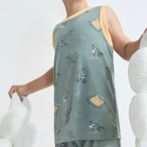Pijama algod&oacute;n ni&ntilde;o sin mangas estampado