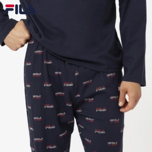 Pijama de hombre de algod&oacute;n con logos estampados